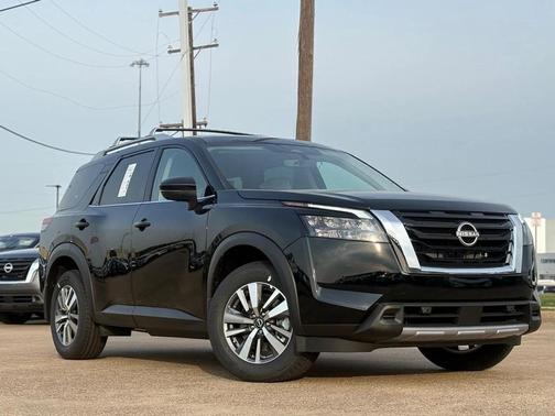 2025 Nissan Pathfinder SL FWD
