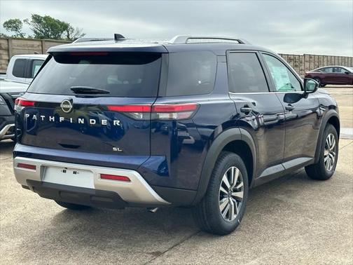 2025 Nissan Pathfinder SL FWD