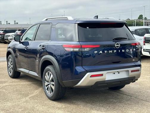 2025 Nissan Pathfinder SL FWD