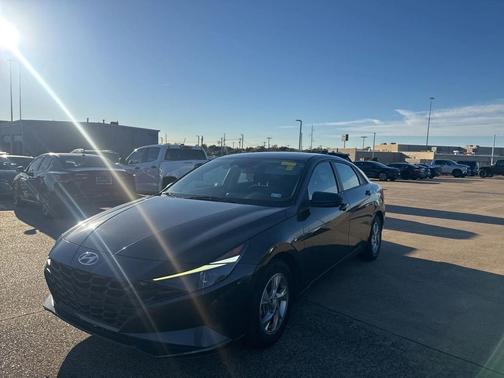 2021 Hyundai ELANTRA SE