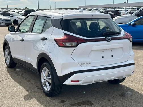 2025 Nissan Kicks S
