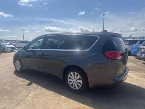 2021 Chrysler Voyager L