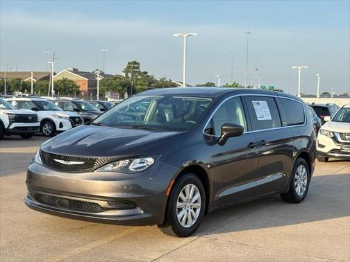 2021 Chrysler Voyager L