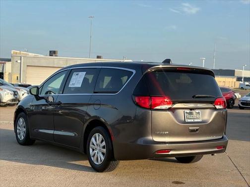 2021 Chrysler Voyager L