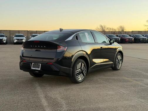 Black Diamond Pearl 2026 Nissan Leaf SV+