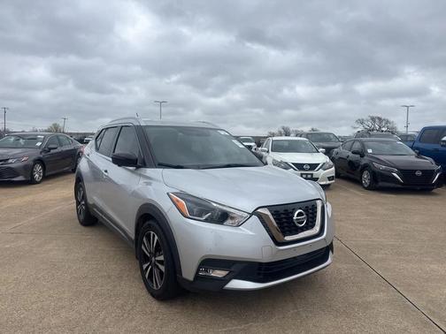 2019 Nissan Kicks SR