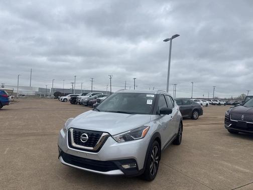 2019 Nissan Kicks SR