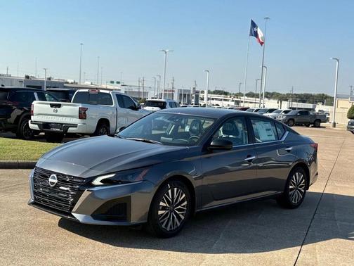 2025 Nissan Altima SV FWD