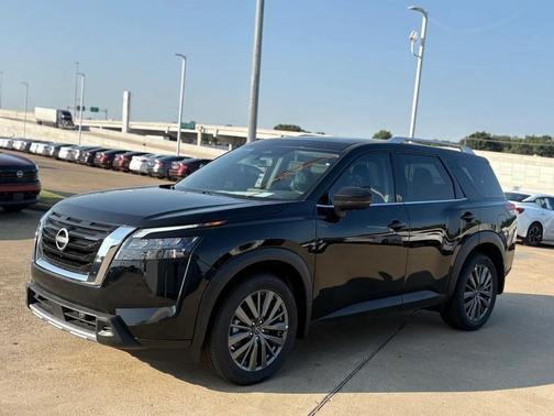 2025 Nissan Pathfinder SL 4WD