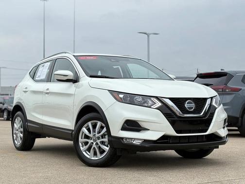 2022 Nissan Rogue Sport SV