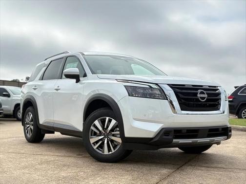 2025 Nissan Pathfinder SL FWD