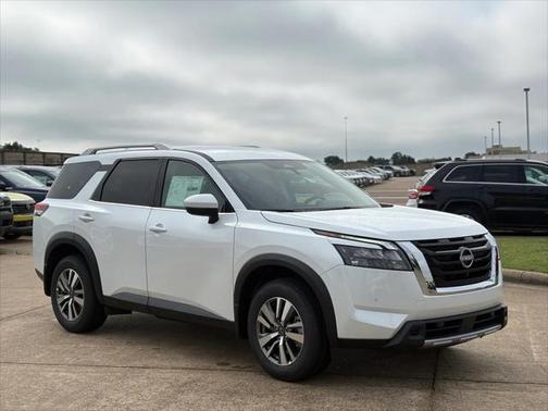 2025 Nissan Pathfinder SL FWD