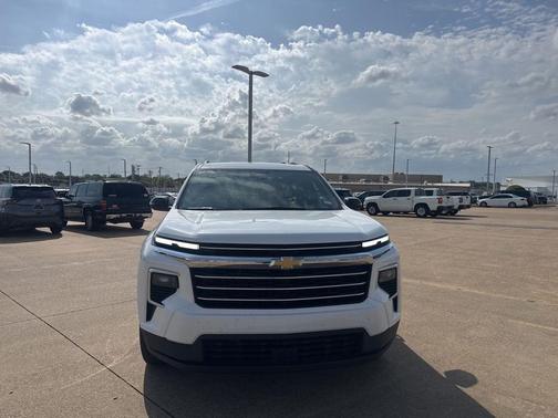 Summit White 2025 Chevrolet Traverse LT