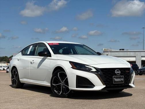2023 Nissan Altima SR FWD