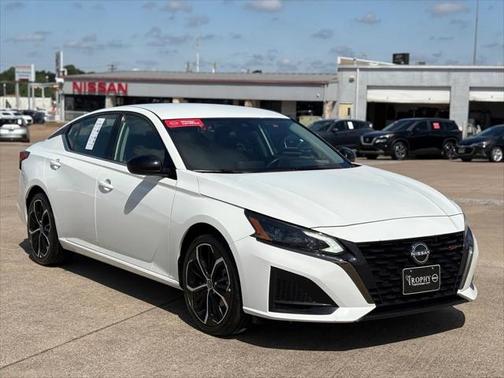 2023 Nissan Altima SR FWD