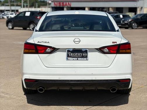 2023 Nissan Altima SR FWD