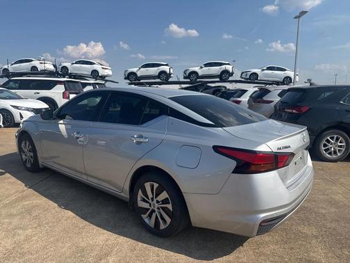 2024 Nissan Altima S FWD