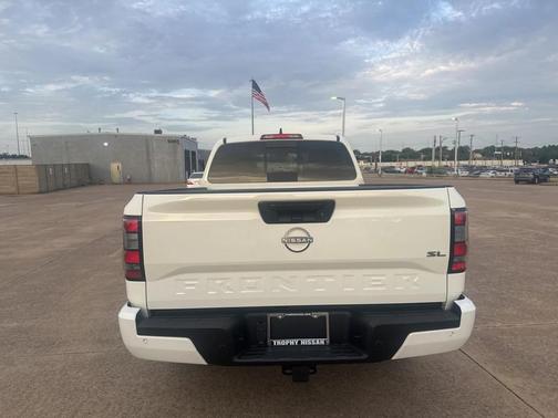 2025 Nissan Frontier SL