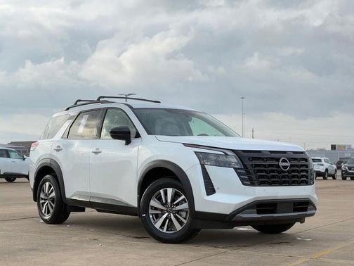 Everest White Pearl Tricoat 2026 Nissan Pathfinder SL