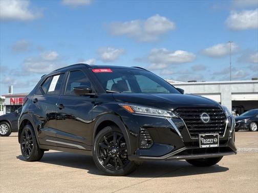 2023 Nissan Kicks SR