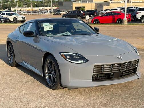 Boulder Gray Pearl/Super Black 2026 Nissan Z Sport