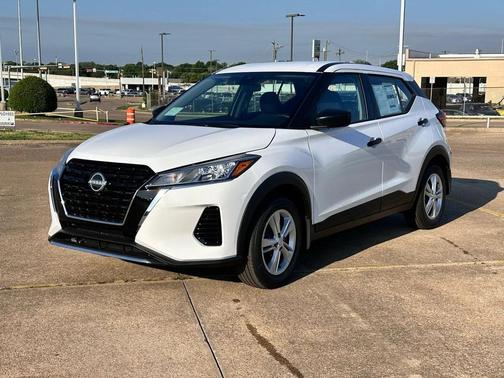 2025 Nissan Kicks S