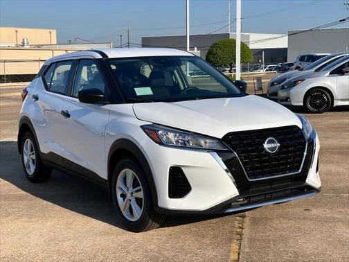 2025 Nissan Kicks S