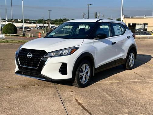 2025 Nissan Kicks S