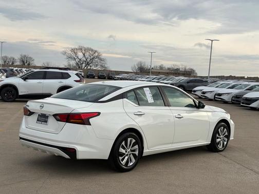 2025 Nissan Altima S FWD