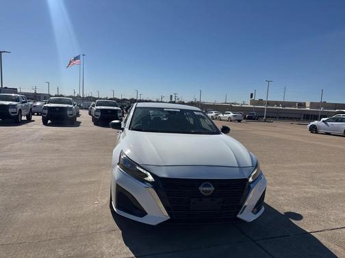 2025 Nissan Altima S FWD