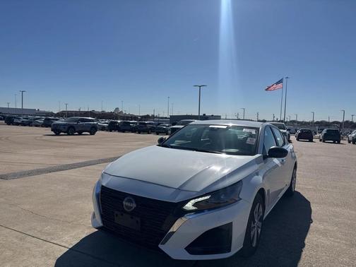 2025 Nissan Altima S FWD