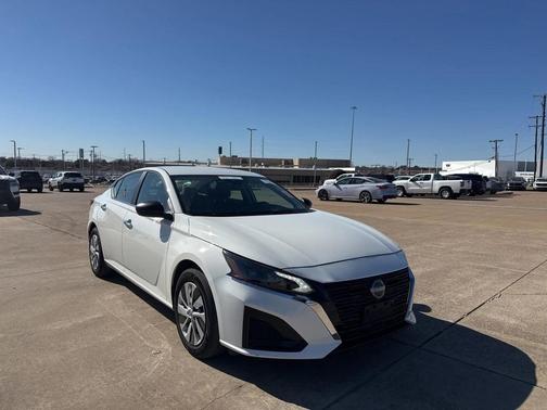 2025 Nissan Altima S FWD