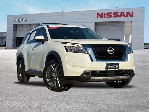 2023 Nissan Pathfinder SL FWD
