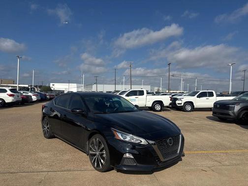 2022 Nissan Altima SR VC-Turbo FWD