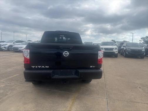 2021 Nissan Titan SV