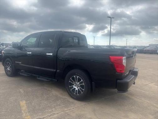 2021 Nissan Titan SV