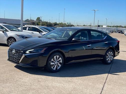 2025 Nissan Altima S FWD