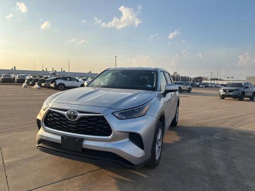 2023 Toyota Highlander L