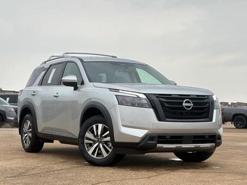 2025 Nissan Pathfinder SL FWD