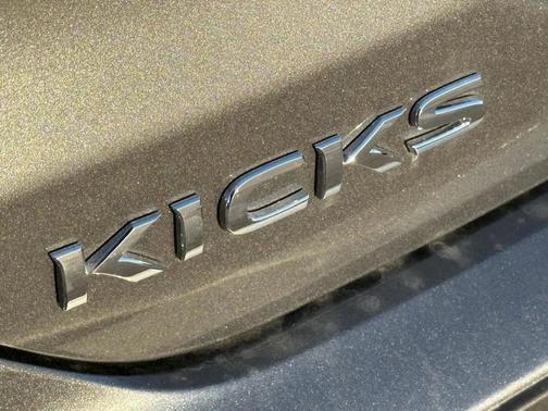 2025 Nissan Kicks S