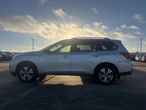 2020 Nissan Pathfinder SV 2WD