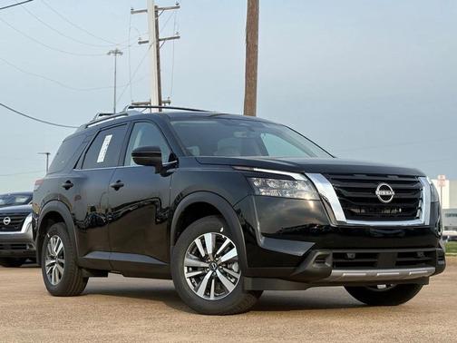 2025 Nissan Pathfinder SL FWD