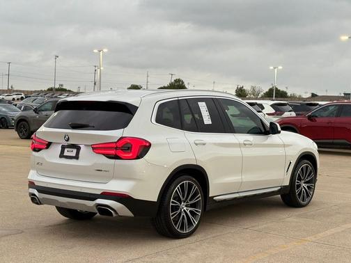 Mineral White Metallic 2022 BMW X3 sDrive30i