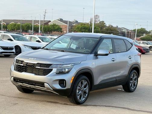 Steel Gray 2026 Kia Seltos LX