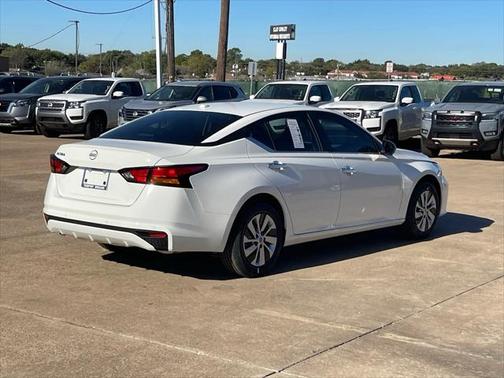 2025 Nissan Altima S FWD