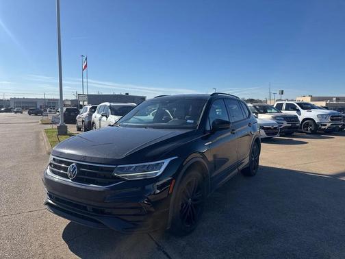 2022 Volkswagen Tiguan 2.0T SE R-Line Black