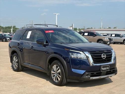 2023 Nissan Pathfinder SL 4WD
