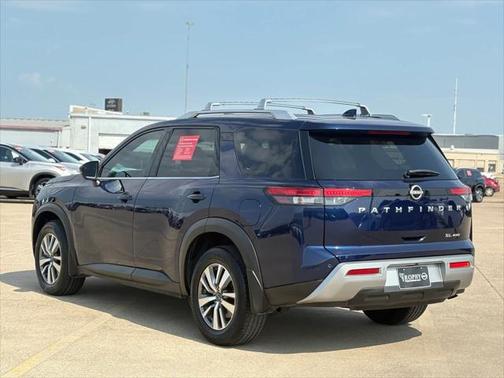 2023 Nissan Pathfinder SL 4WD
