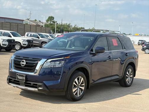2023 Nissan Pathfinder SL 4WD