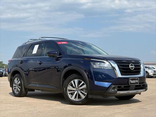 2023 Nissan Pathfinder SL 4WD
